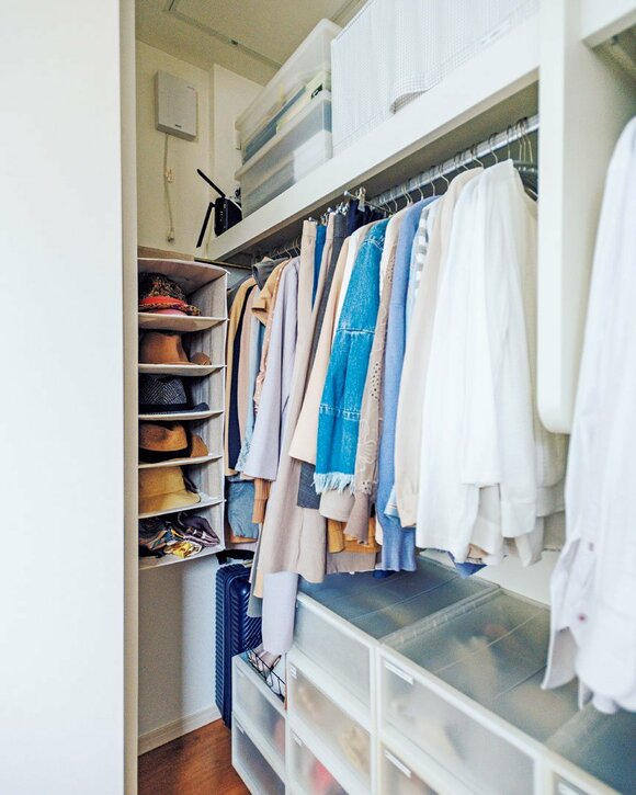 クローゼット右側から