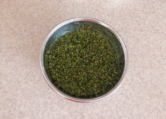 ボウルにシソの実