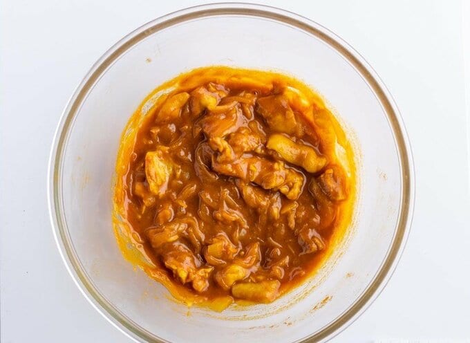 耐熱容器にカレー