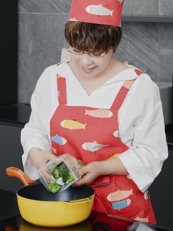調理するレミさん