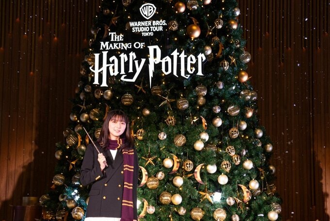 上白石萌歌さんとツリー