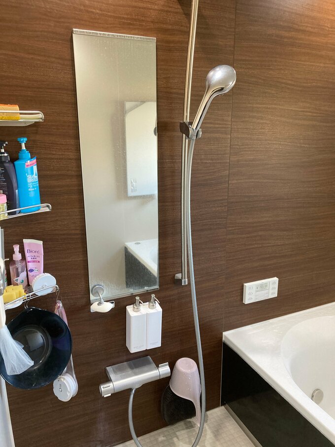 水栓の上部に棚