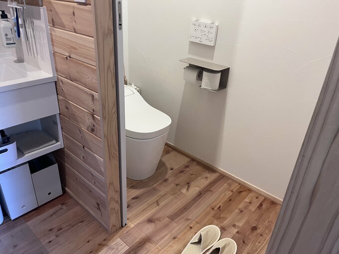 介助と車いすをシミュレーションした水回り