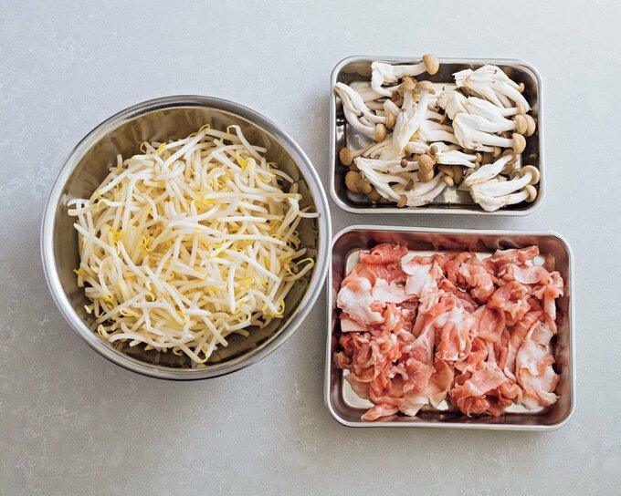 モヤシシメジ豚こま