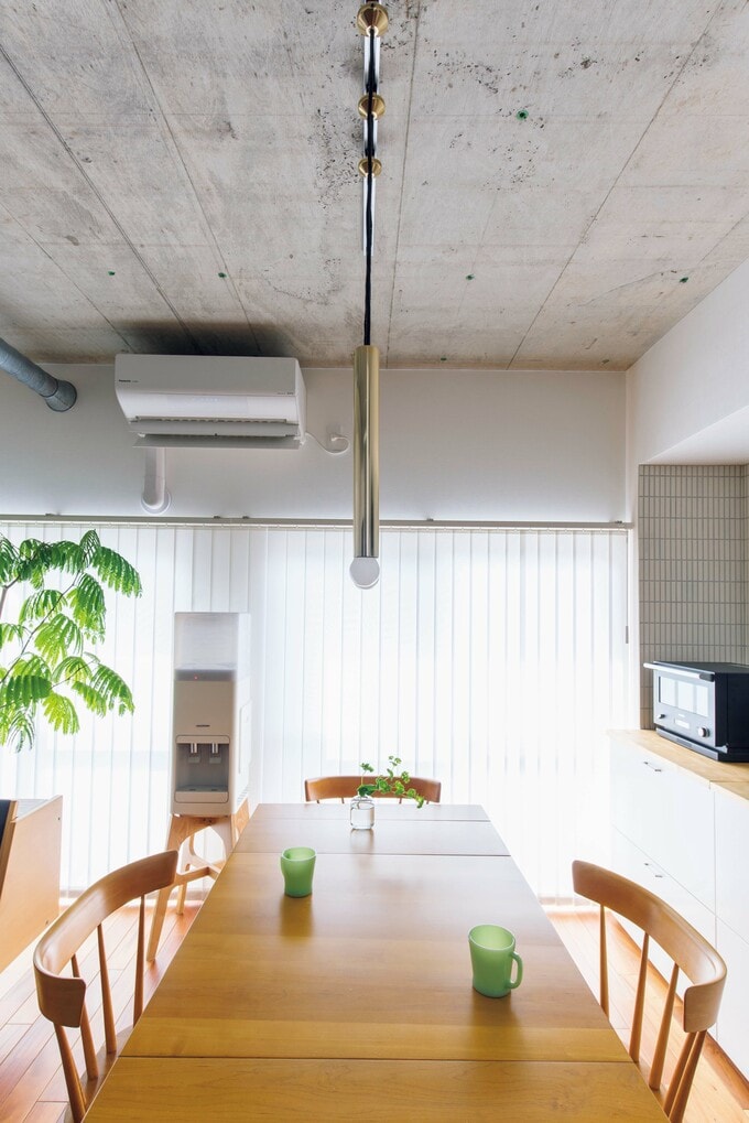 既存の天井を撤去したダイニング