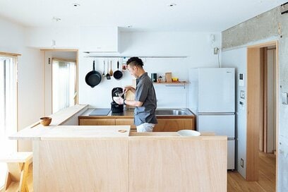 団地リノベした「建築士自邸のキッチン」は、シンプルで使いやすくて掃除もラク