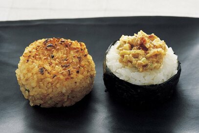 こんがり✕シャキっと「絶品おにぎり」2つ。自家製ネギみそが食欲をかき立てる