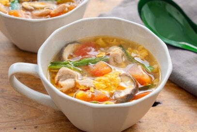 夏バテ気味でもするっと食べられる！豚肉とトマトのさっぱり「サンラータン風スープ」レシピ