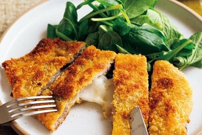 サクサクのカツの中からとろ～りおもちが出てくる。ボリューム満点ごちそうレシピ