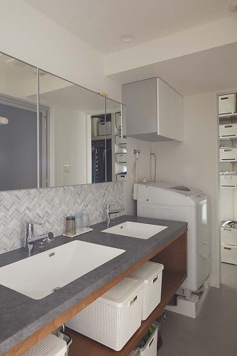 ダブルシンクの洗面脱衣所