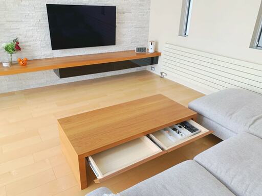 リビングのテーブル