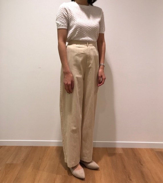 ポインテールクルーネックセーターコーデ