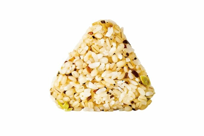 食物繊維がとれるおにぎり もち麦ごはんの枝豆と塩昆布(無印良品)