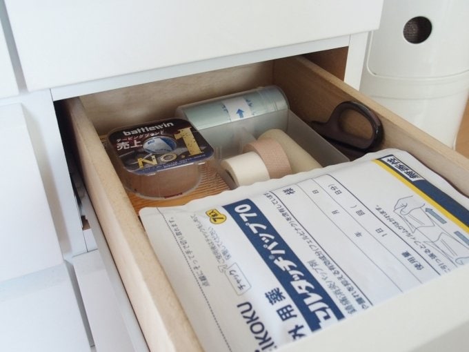 リビングの引き出し(右奥)