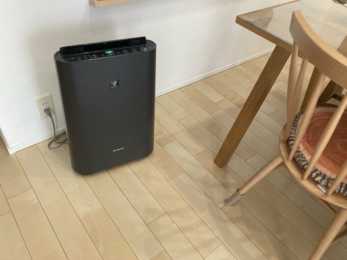 ダイニングテーブルの近く