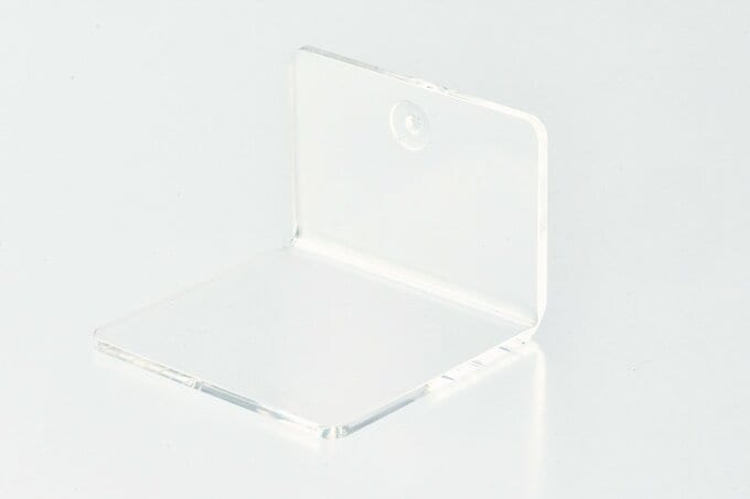 壁に付けられるアクリルディスプレイ L字型