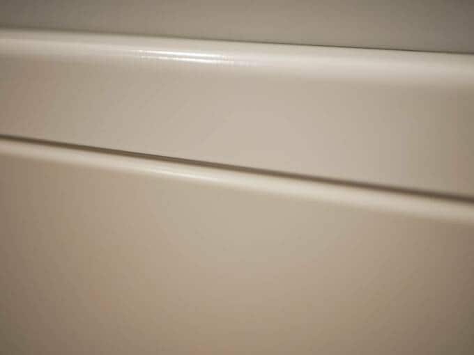 浴槽とエプロンの隙間