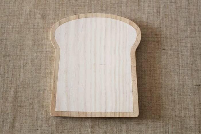 ナチュラルキッチンのかわいい木製トレーでおうちカフェが叶う