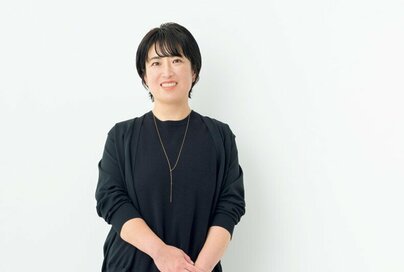 「中年体型」をカバーする着こなしテク。二の腕を少しでもすっきり見せるには？