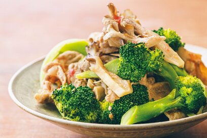 余った梅干しを「豚しゃぶ」に。疲れた体に染みわたる酸味がヤミツキ