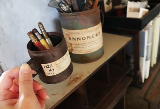 ペンスタンドにリメイクした空き缶