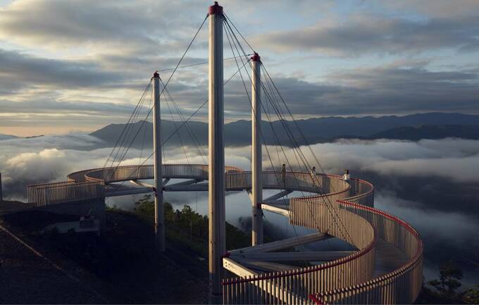 霧がかった草原