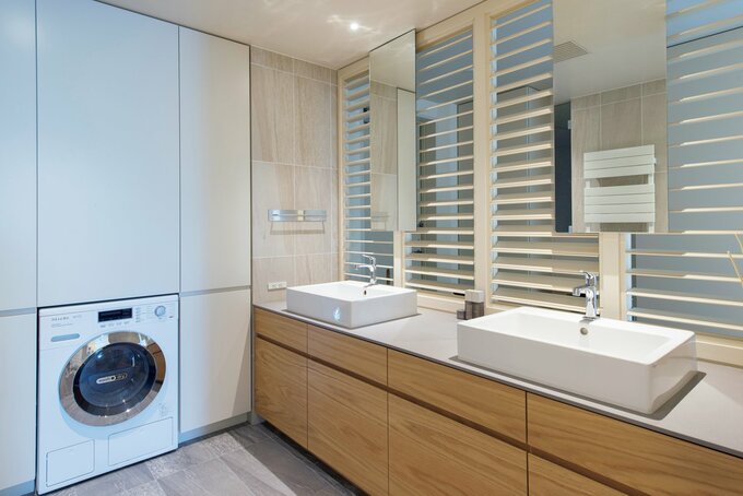 動線を整理することで実現した開放的な洗面室