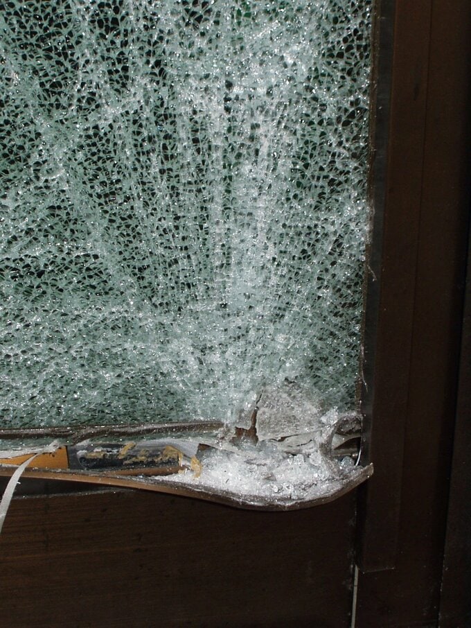 こじあけ行為後の未貫通の様子