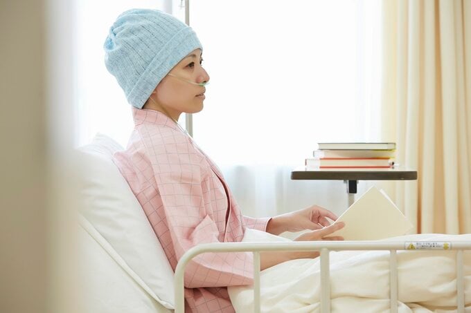 入院中の女性
