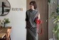 「無印良品」撥水スニーカーや「ユニクロ」機能服が使える！50代、雨の日も快適なコーデ3選