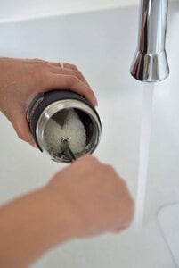 柄つきのスポンジ