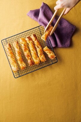 サツマイモのねじりパイ。冷凍パイシートを使って簡単に！