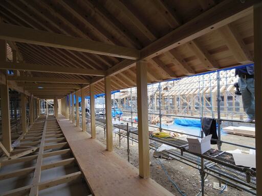 野地板を厚くして防火構造にした事例