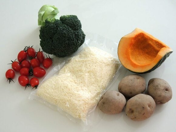 ピザ用チーズでつくる「ラクレット」レシピ