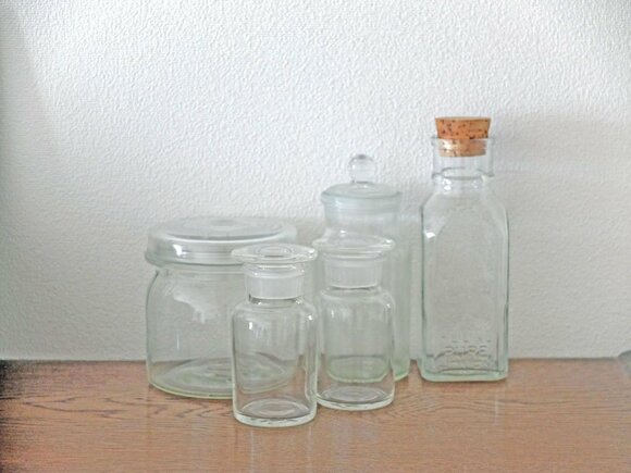 ガラスビンはおしゃれなインテリア