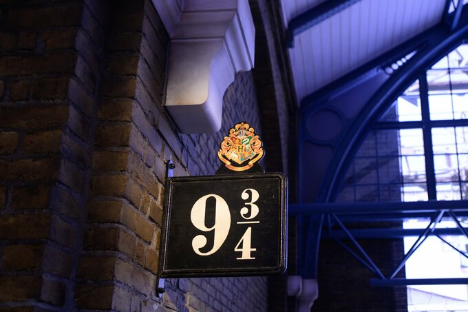 9と3／4番線ホグワーツ特急