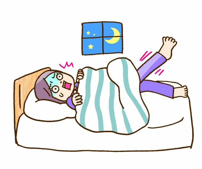 ベッドでこむら返りになる女性