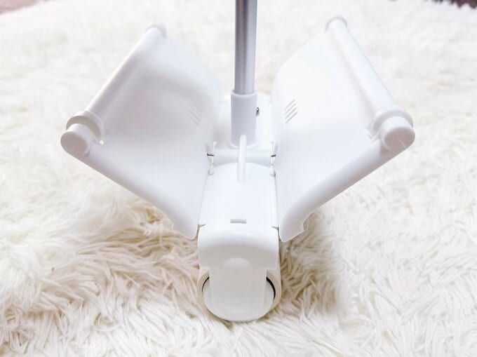 商品タグのイラストのようにケースを開いた様子