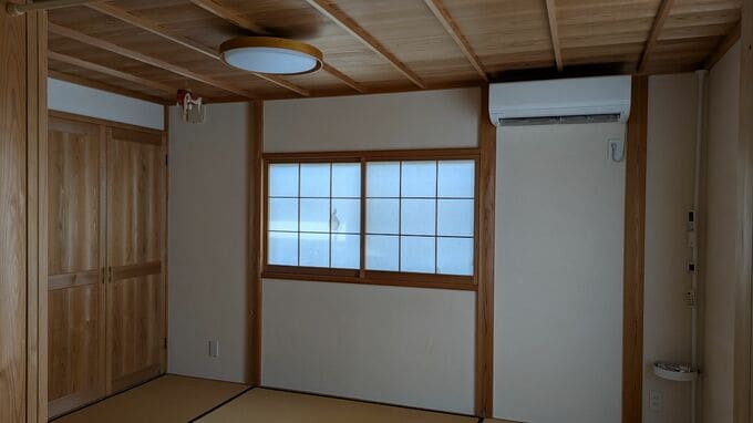 寝室には大きな家具を置くのをやめました