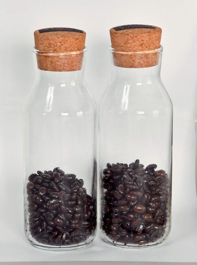 コーヒー豆ビンに