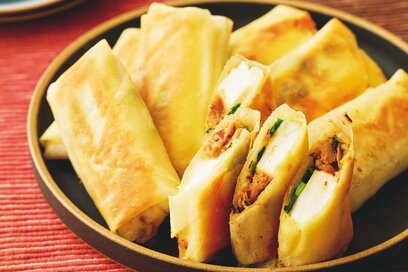 10分で完成「サバ缶春巻き」レシピ。包丁いらず＆揚げてないのに感動パリふわ食感！