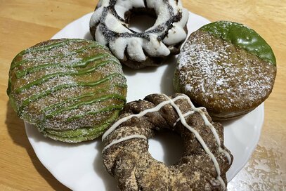 ミスド新作「祇園辻利」コラボ第2弾を4種食べ比べ。大人好みな和の味わいはリピ必至