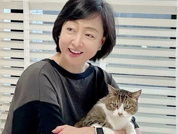 58歳・川上麻衣子さんの脱「スマホ依存」計画。時代に追いつけない自分が悪いのか…葛藤と小さな抵抗