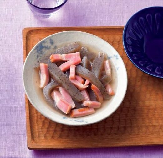 ベーコンとこんにゃくのレンジ塩煮込み