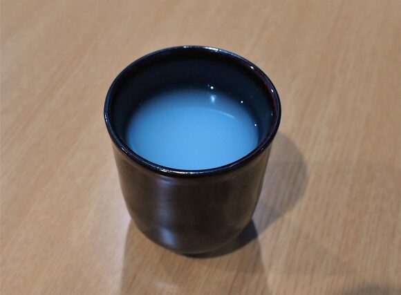 「杏仁茶」という杏仁ドリンクが外出先で買えます