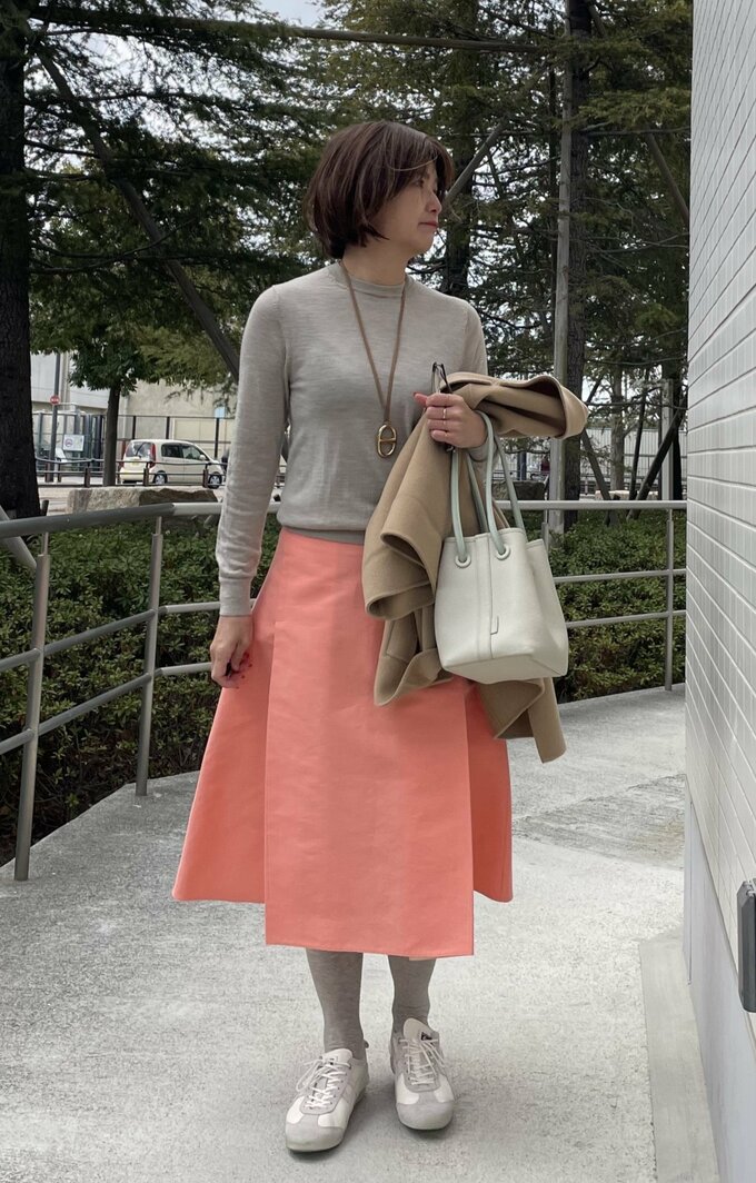 ベージュのコーデ例