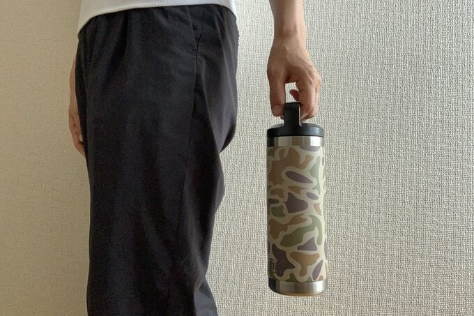 手持ちに便利なハンドルつきの水筒