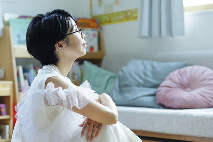 エッセイストの清繭子さん（撮影：武藤奈緒美）