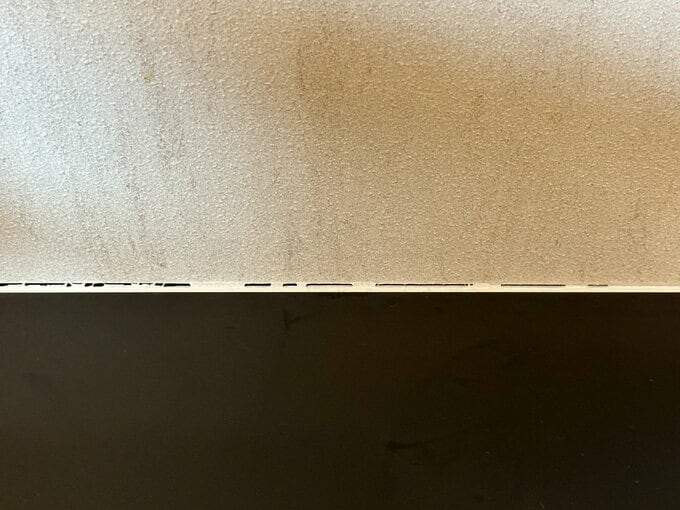 造作家具と壁紙が交差する部分