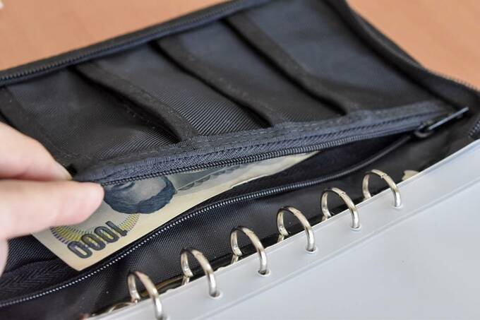 パスポートケースにお金